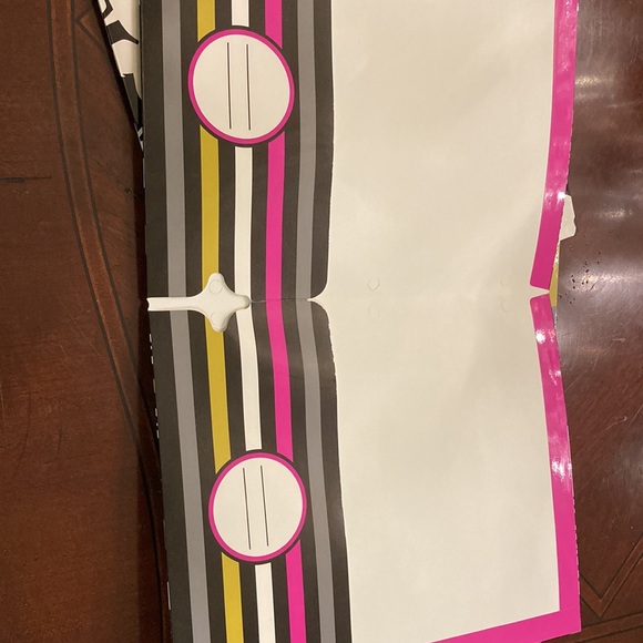 COPY - Set of three Studio C “The Fashionista Collection” printed 2-pocket fold… - Picture 4 of 8